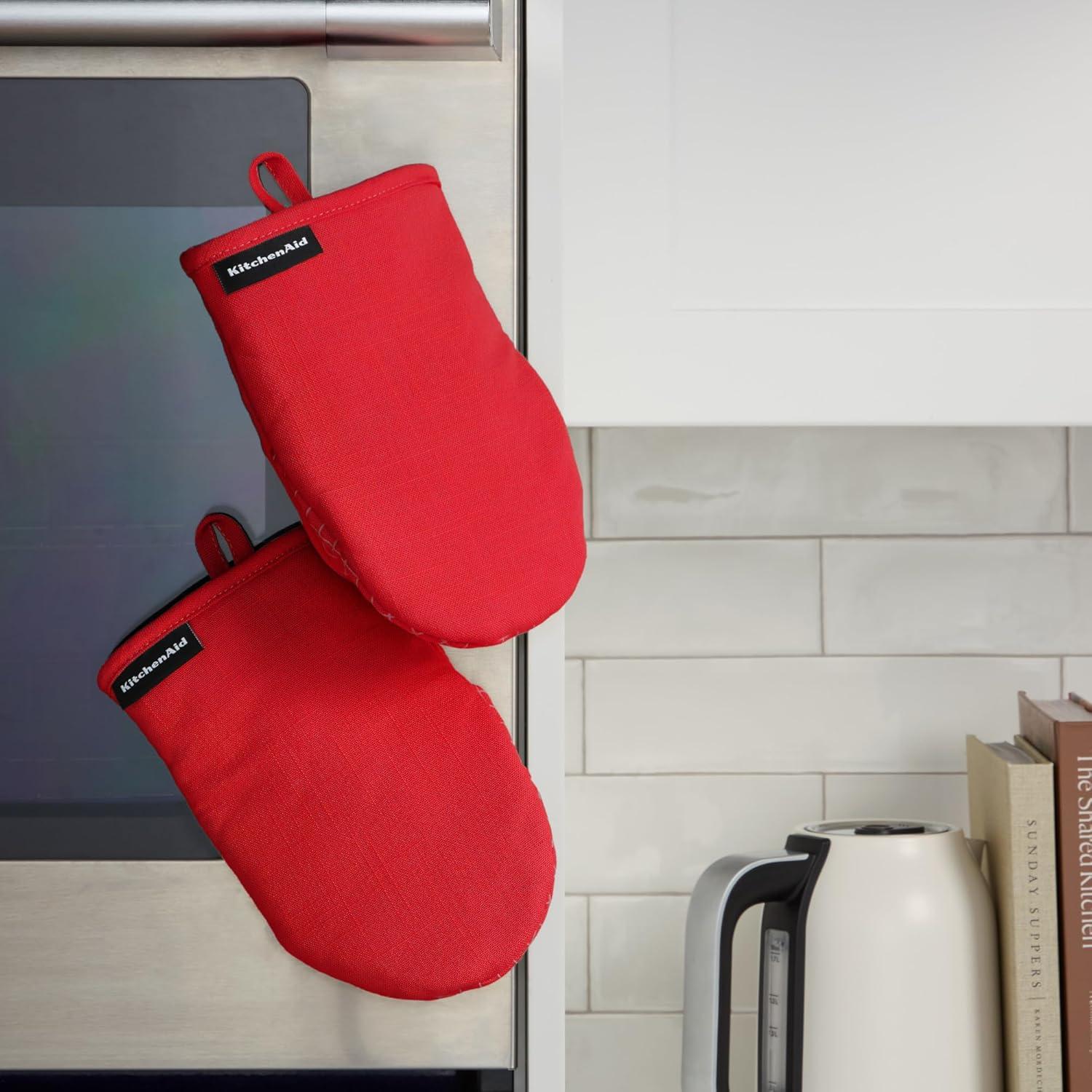 imageKITCHENAID Gourmet Series Gridlines Mini Oven Mitts 2Pack Set Heat Resistant up to 600F Soft Silicone Grip Magnetic Cuff Dried Rose 55quotx9quotPassion Red