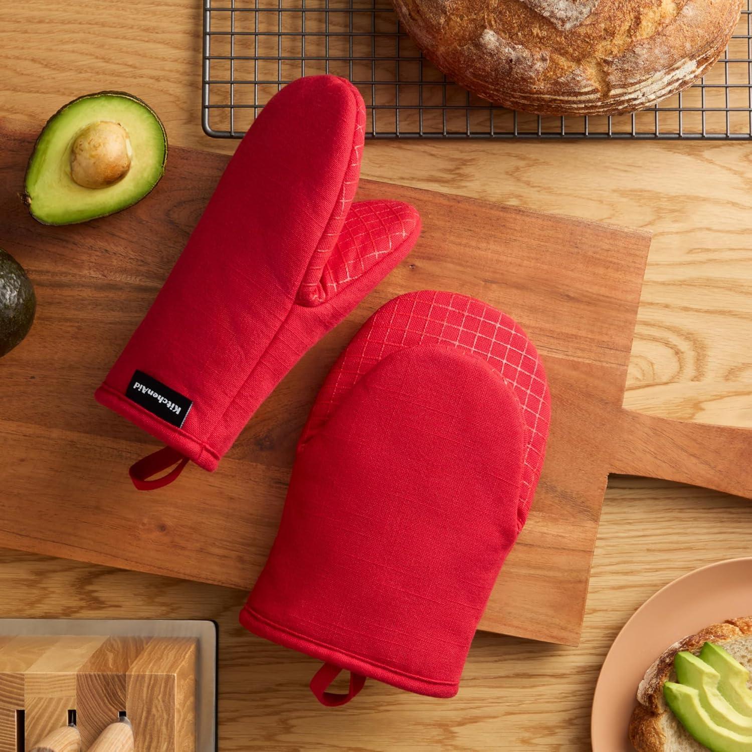 imageKITCHENAID Gourmet Series Gridlines Mini Oven Mitts 2Pack Set Heat Resistant up to 600F Soft Silicone Grip Magnetic Cuff Dried Rose 55quotx9quotPassion Red
