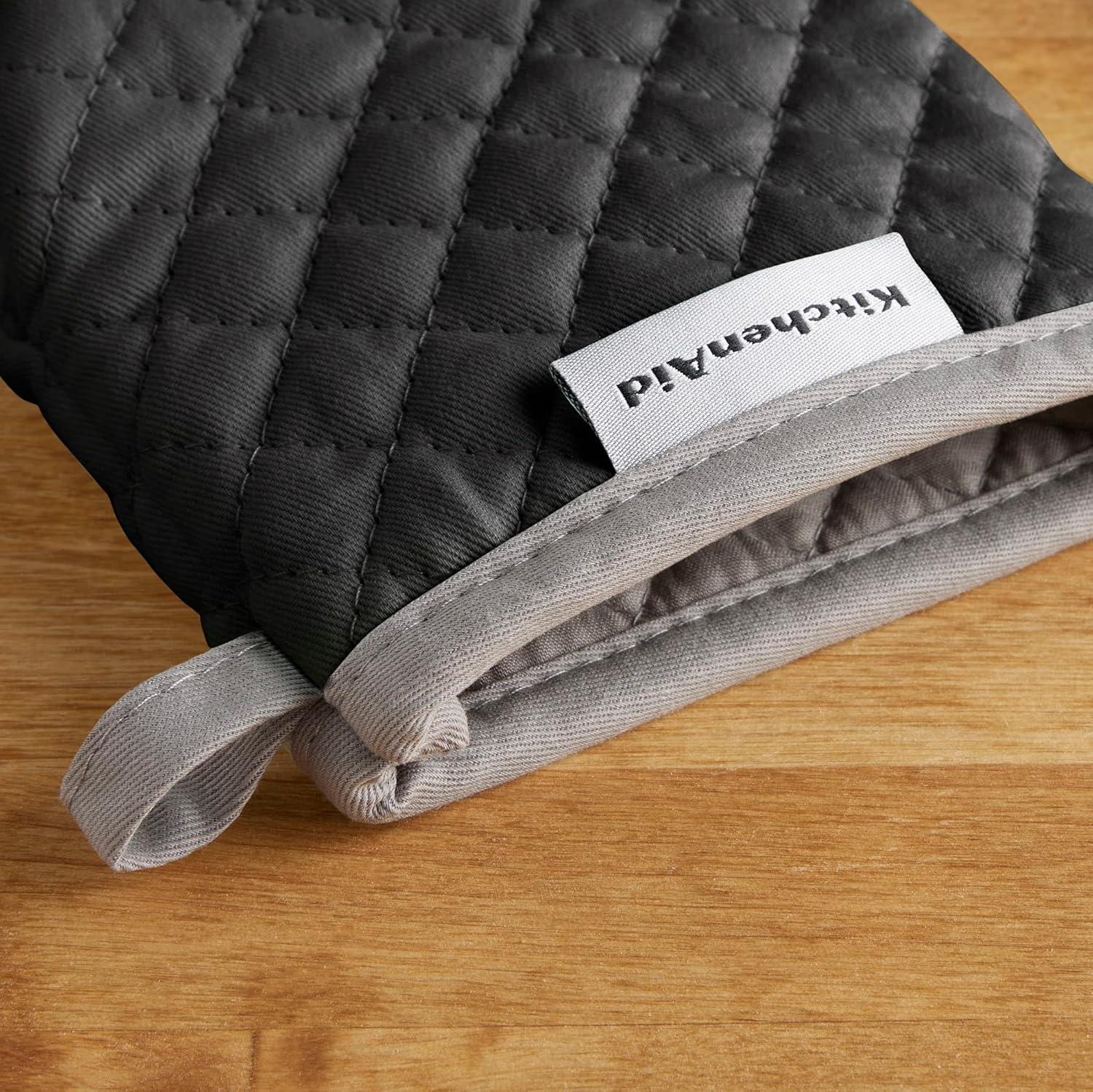 imageKitchenAid Asteroid Mini Oven Mitt Set 55quotx8quot Dried Rose 2 PieceBlack