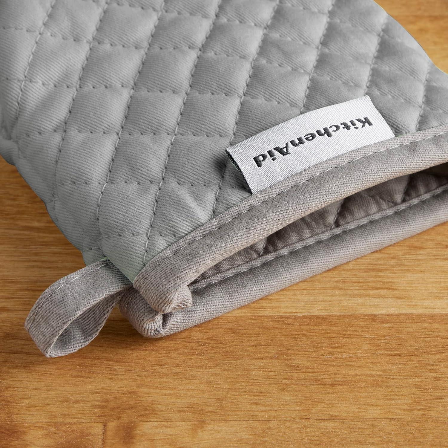 imageKitchenAid Asteroid Mini Oven Mitt Set 55quotx8quot Dried Rose 2 PieceGray