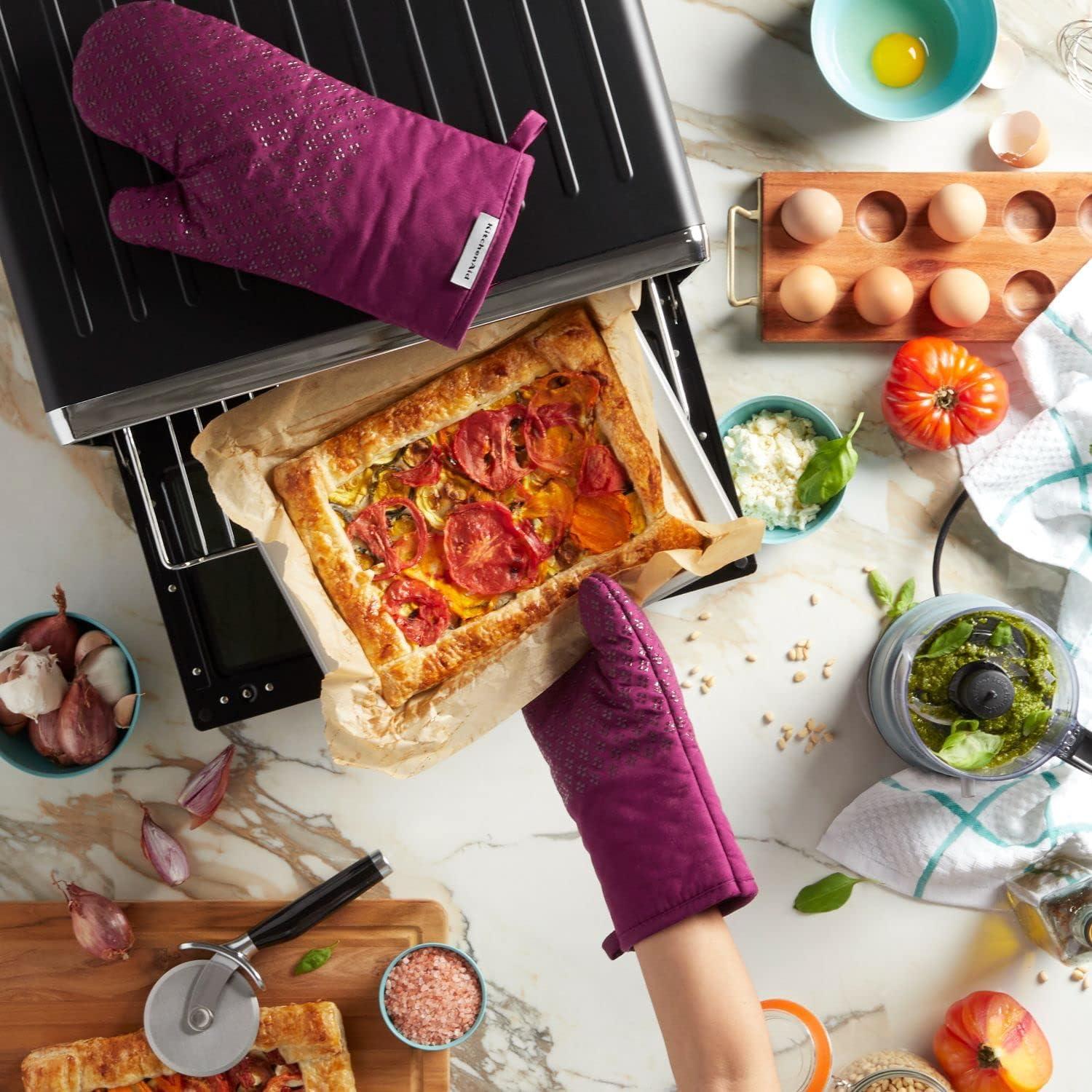 imageKitchenAid Asteroid Oven Mitt Set 7quotx125quot Aqua Sky 2 PieceBeet