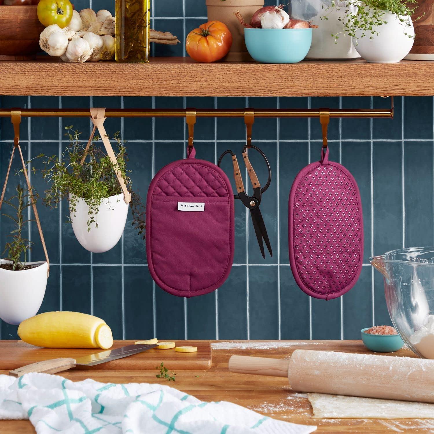 imageKitchenAid Asteroid Pot Holder 2Pack Set Charcoal Grey 65x10Beet